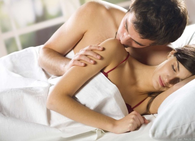 6 Fun Ways To Completely Satisfy Your Woman In Bed