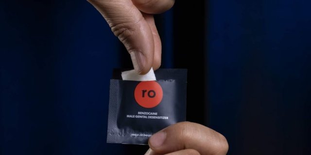 Roman Swipes Review: Condom-Sized Wipes to Last Longer in Bed