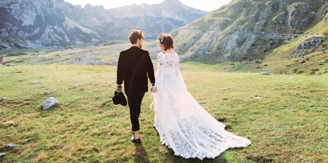 5 Experts Reveal The Age They Got Married — And Whether Their Relationship Thrived Or Fizzled