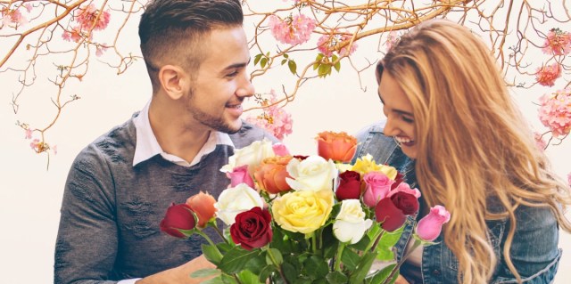 10 Things Guys Should Do During (And After) A First Date — If They Want A Second