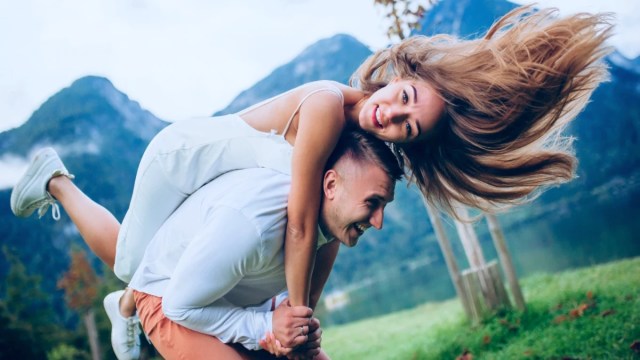 Couples Who Actually Stay In Love For A Lifetime Do 8 Things Differently