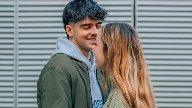 5 Tiny Traits Men Find Undeniably Hot About Women